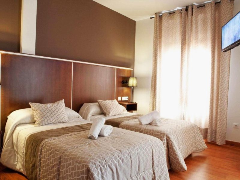 hospedium-hotel-plaza-manjon-habitacion-doble-deluxe-2